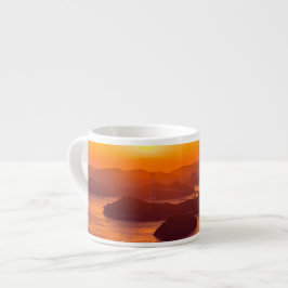 Taza De Espresso Atardecer de niebla en el puente Kurushima Kaikyo