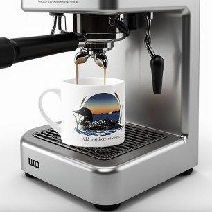 Taza De Espresso Atardecer Sereno del Somorgujo Común en Lago de Vi
