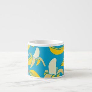 Taza De Espresso Bananas amarillas, patrón de fondo azul