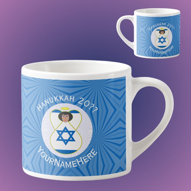 Taza De Espresso Bandera israelí de Angel Hanukkah personalizada (Personalized espresso cup for Hanukkah with an angel dressed in the Israeli flag. White text.)