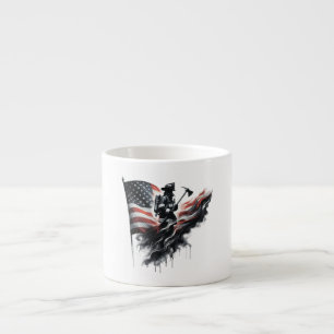 Taza De Espresso Bombero americano. Bandera de los Estados Unidos.