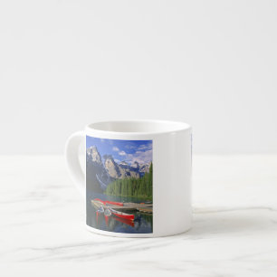 Taza De Espresso Canadá, Alberta, Moraine Lake. Canoas rojas espera