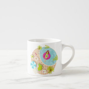 Taza De Espresso Chica de la piscina en la playa de verano de bikin
