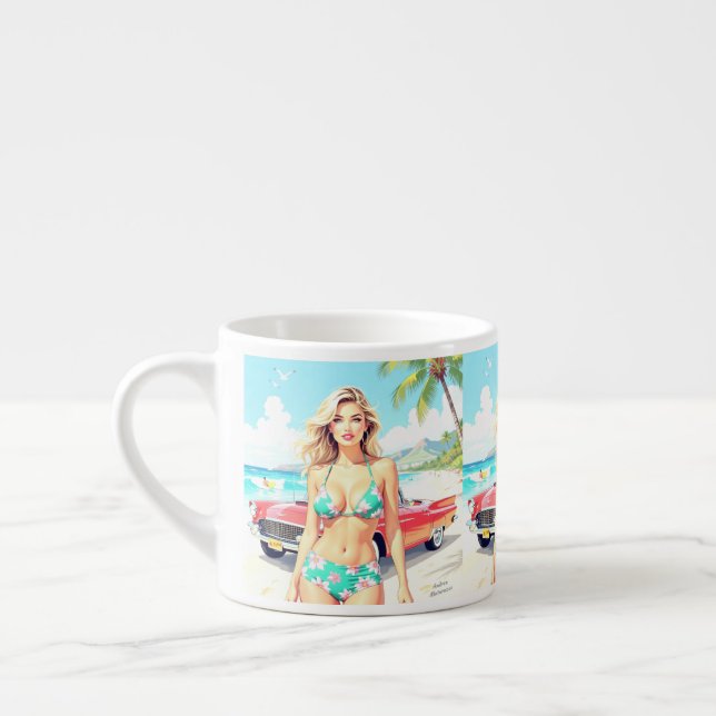 Taza De Espresso Chica en la playa con un coche clásico (Izquierda)