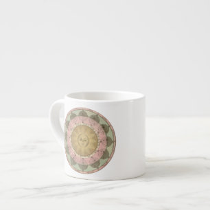 Taza De Espresso Detalle de sol y estaciones del mapa de antigüedad