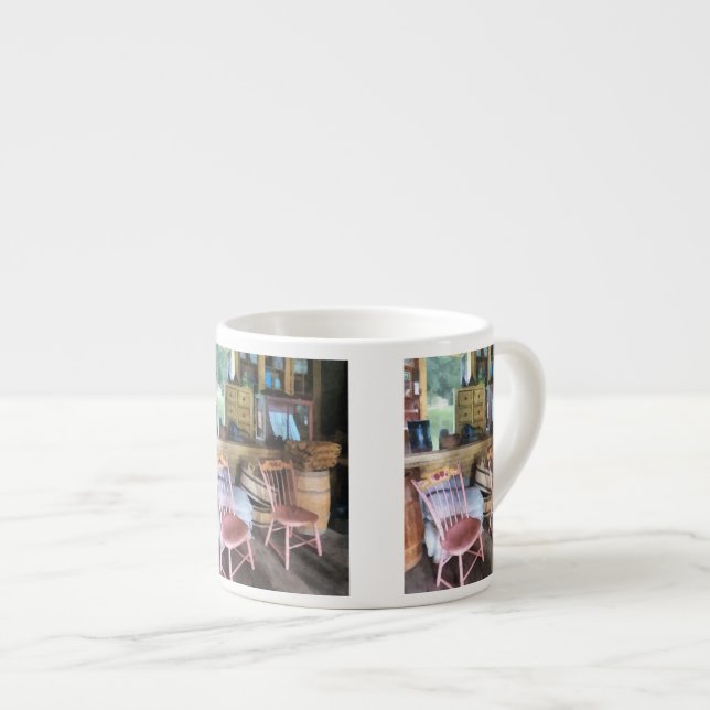 Taza De Espresso Dos Sillas Rosa En La Tienda General (Derecha)