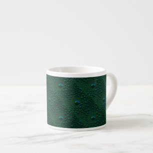 Taza De Espresso El agua cae sobre el Metalizado verde