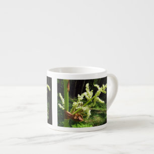 Taza De Espresso Flor: Marcha de ruibarbo en foto natural