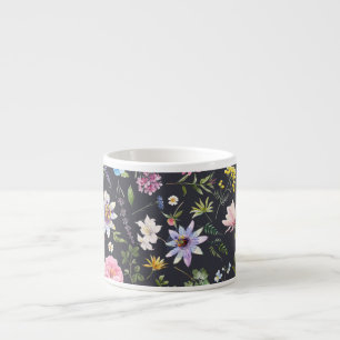 Taza De Espresso Floral acuática: Patrón de verano suave.
