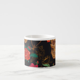 Taza De Espresso Flores De Calavera: Fondo Oscuro Sin Marea.