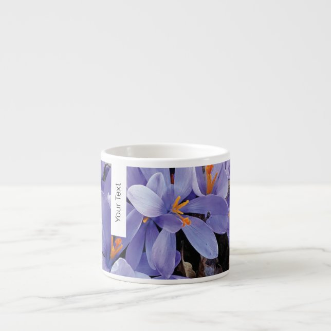 Taza De Espresso Flores violetas de montaña Monogramadas (Frente)