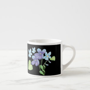 Taza De Espresso Flores violetas salvajes Ilustracion negro