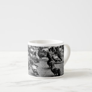 Taza De Espresso Fotografía en blanco y negro de muchas palomas