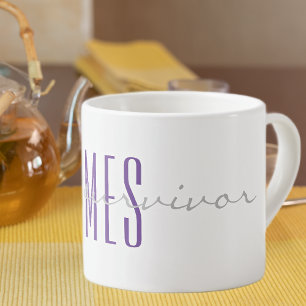 Taza De Espresso Gris suave monograma púrpura soy un sobreviviente