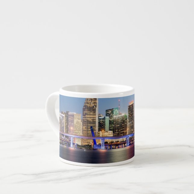 Taza De Espresso Horizonte iluminado de Miami céntrica en la (Izquierda)