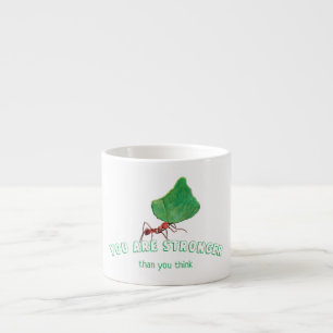Taza De Espresso Hormiga llevando una hoja grande