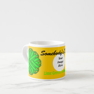Taza De Espresso Lime Green Flower Ribbon Tmpl por Kenneth Yoncich