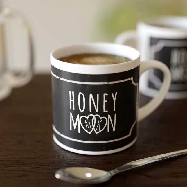 Taza de Espresso Luna de Miel Pizarra Negra Rústic (Perfect espresso cup for the newlyweds. Just add your initials)