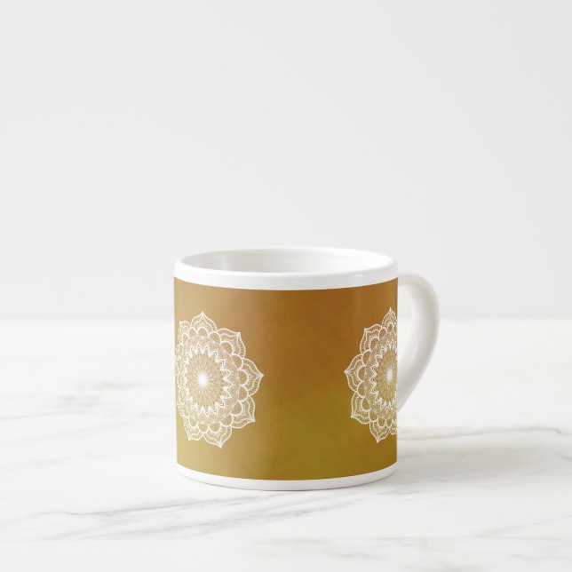 Taza De Espresso Mandalá blanco sobre fondo dorado (Derecha)