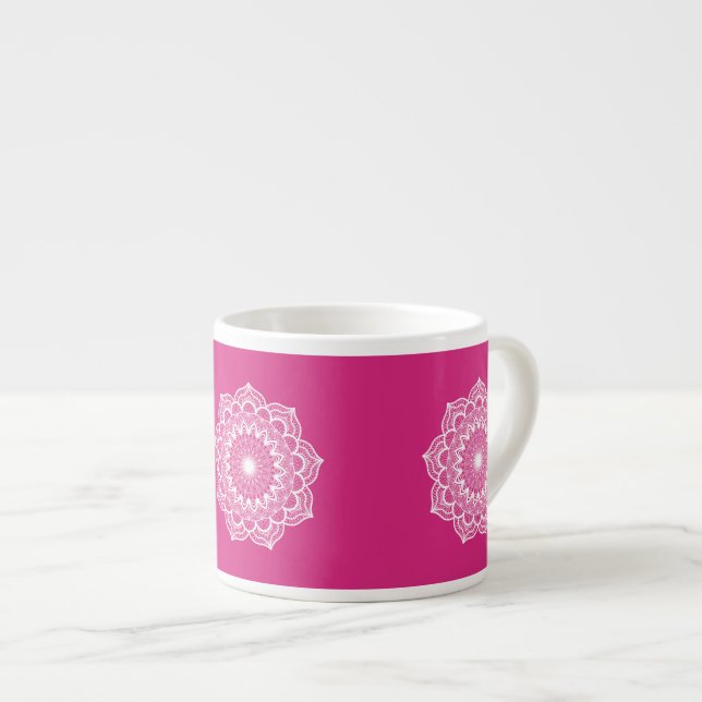 Taza De Espresso Mándala blanco sobre fondo rosa (Derecha)