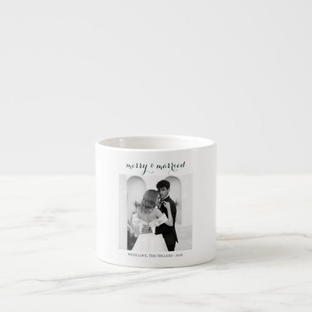 Taza De Espresso Merry & Married - Personalized Newlywed Christmas  (Frente)