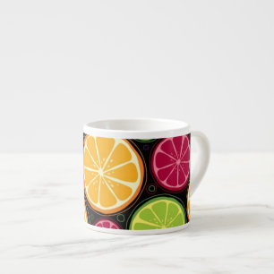 Taza De Espresso Modelo y fondo anaranjados
