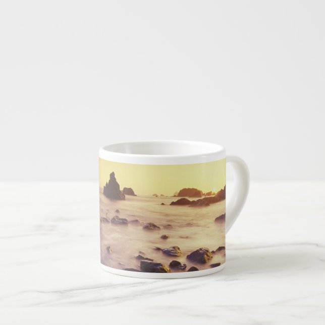 Taza De Espresso NA, EE.UU., California del Norte, (Derecha)