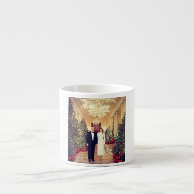 Taza De Espresso Navidades de Trump para la Casa Blanca (Frente)