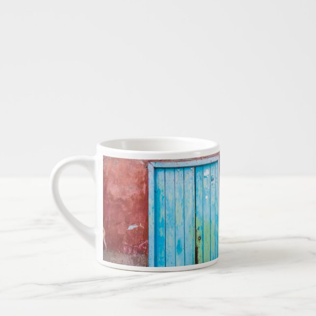 Taza De Espresso Pared colorida, puerta y persianas (Izquierda)