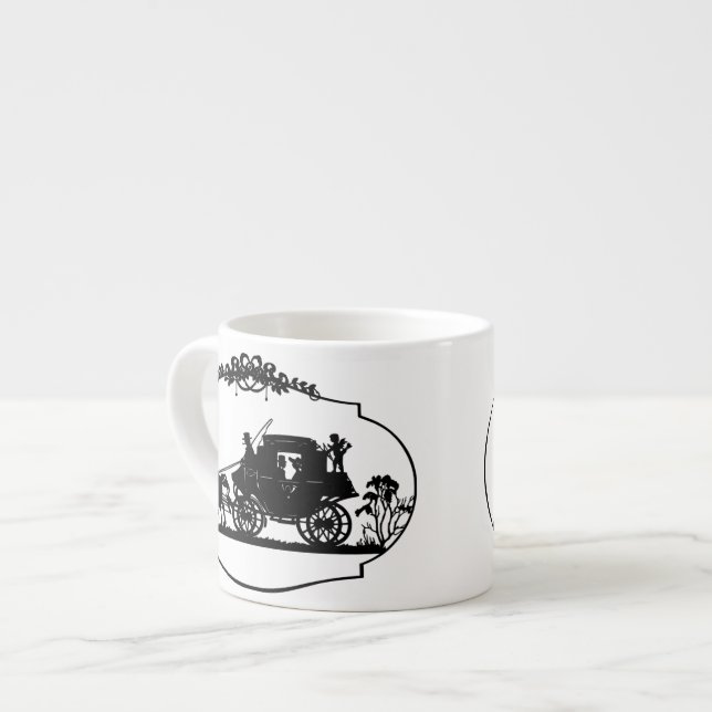 Taza De Espresso Paseo en carro con ropa y regalos cupido (Izquierda)