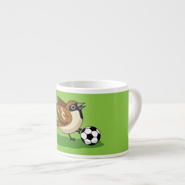 Taza De Espresso Personalizado Cute Sparrow Jugando Fútbol (Derecha)
