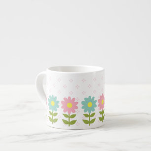 Taza De Espresso Piink y flores azules de la primavera