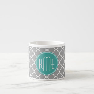 Taza De Espresso Quatrefoil gris con el monograma de encargo de la