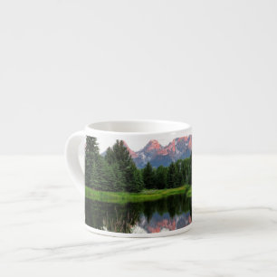 Taza De Espresso Reflexiones magníficas de Teton sobre la charca