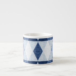 Taza De Espresso Repetición Geométrica: Fondo texturado.