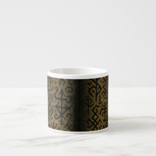 Taza De Espresso Sillas latentes con ramas antiguas