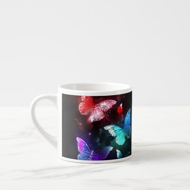 Taza De Espresso Tres mariposas brillantes en el fondo nocturno (Izquierda)