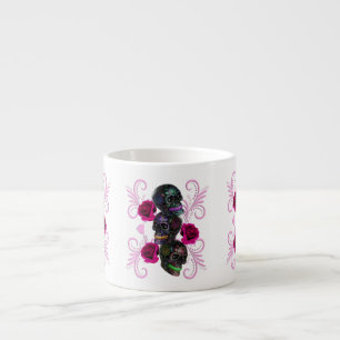 Taza De Espresso Triple Día Negro De Los Cránulos Muertos Rosas Ros