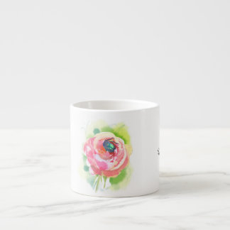 Taza De Espresso una rosa delicada y un escarabajo durmiendo en ell