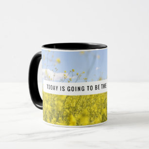 Taza de flores amarillas motivadoras