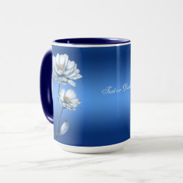Taza de flores de acuarela azul