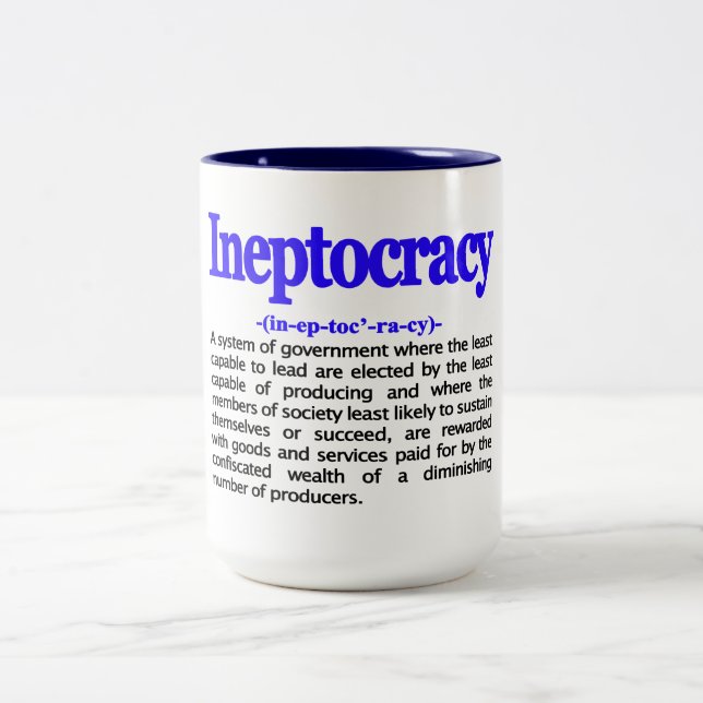 Taza de la definición de Ineptocracy (Centro)