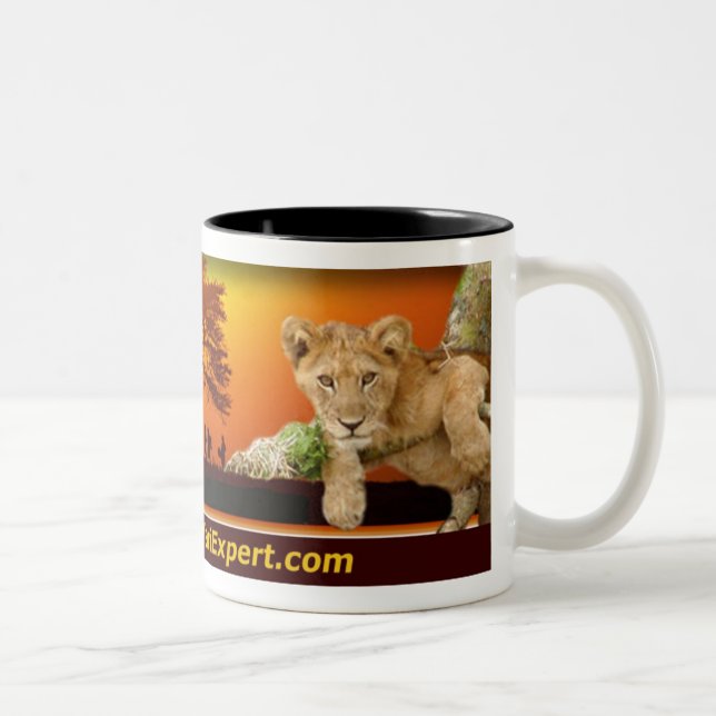 Taza de la escena del safari con el león Cub y el (Derecha)