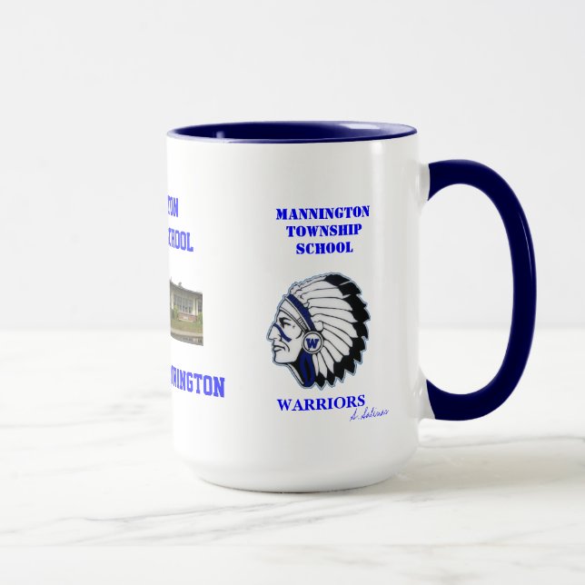 Taza de la escuela del municipio de Mannington (Derecha)