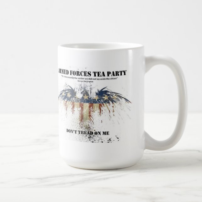 TAZA de la fiesta del té de las fuerzas armadas de (Derecha)