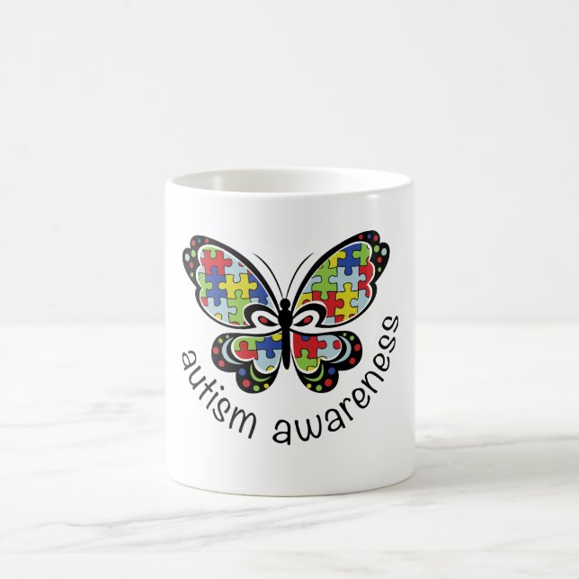 Taza de la mariposa de la conciencia del autismo (Centro)