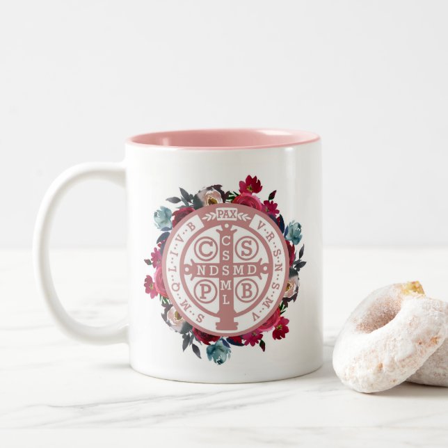 Taza de la medalla de St.Benedict (Con donut)