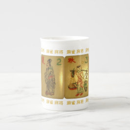 Taza de la porcelana de hueso con las tejas de la