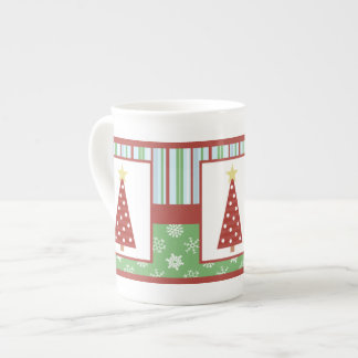 Taza de la porcelana de hueso del árbol de navidad