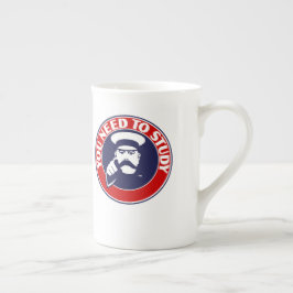 Taza de la universidad de señor Kitchener